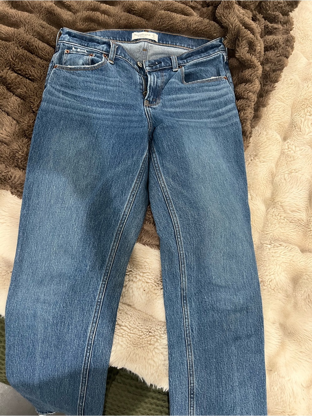 Abercrombie & Fitch Medium Blue Straight-Leg Women's Jeans